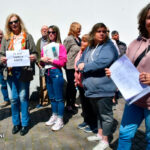 Protesta de vecinos frente al Distrito Sur para que vuelvan al barrio las oficinas de EPE y Aguas