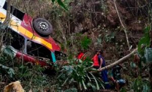 Tragedia en Brasil: al menos 17 muertos al caer un autobús a un precipicio