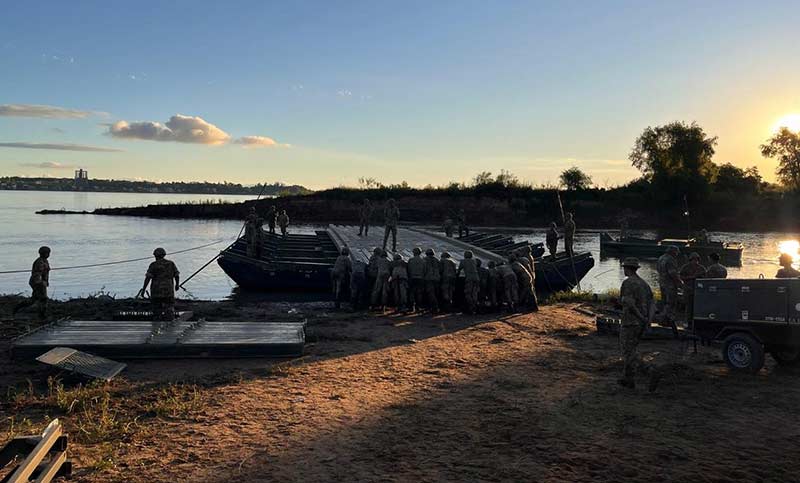 Buscan en el río Paraná a un soldado del Ejército que cayó al agua durante un ejercicio militar