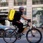 Derecho conquistado: trabajadores de Glovo en España serán registrados y tendrán contratos laborales