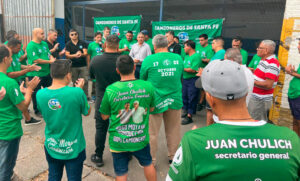 Manifestación de Camioneros frente a la empresa Tasa Logística por el despido de trabajadores