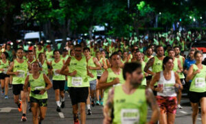 Agenda deportiva: se corre la maratón nocturna en Rosario